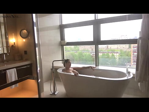 ❤️ Foshnjë e jashtëzakonshme që tund me pasion pidhin e saj në banjë ❌ Porno shtëpie në sq.sexonfire.ru ❌️